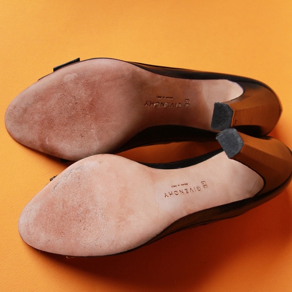 GIVENCHY Peep Toe Stiletto Pumps - Picture 6 of 7